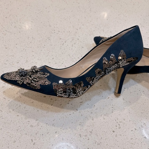 Charles David Blue Suede Sequin Beaded‎ Pointed Toe Heels Women’s Size 7 1/2 - Picture 1 of 11